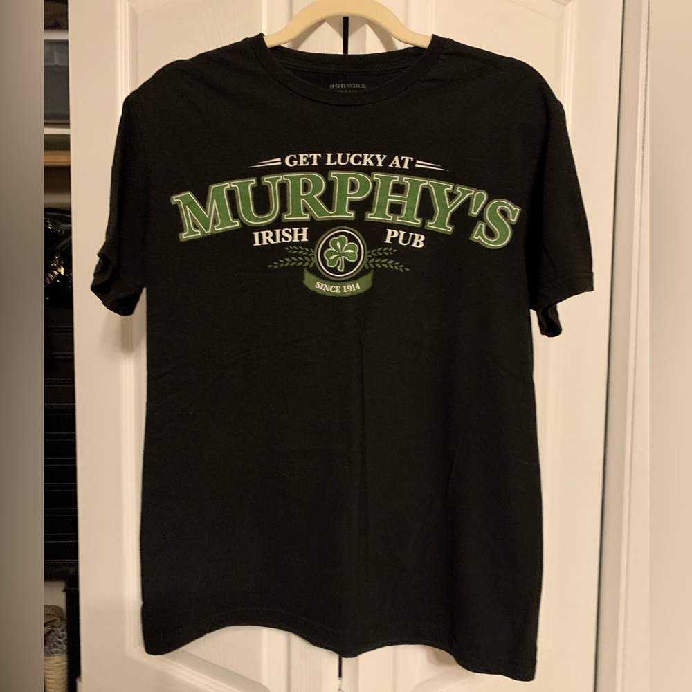 Sonoma Irish Pub “Get Lucky” Tshirt, Small, Great Condition